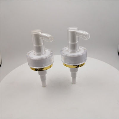 Bomba del dispensador del champú 1.5cc del cosmético 33/410 con oro alrededor del borde