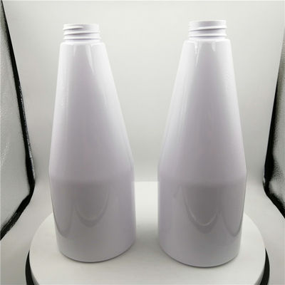 El dispensador plástico blanco del color 500ml embotella con la bomba 24/410